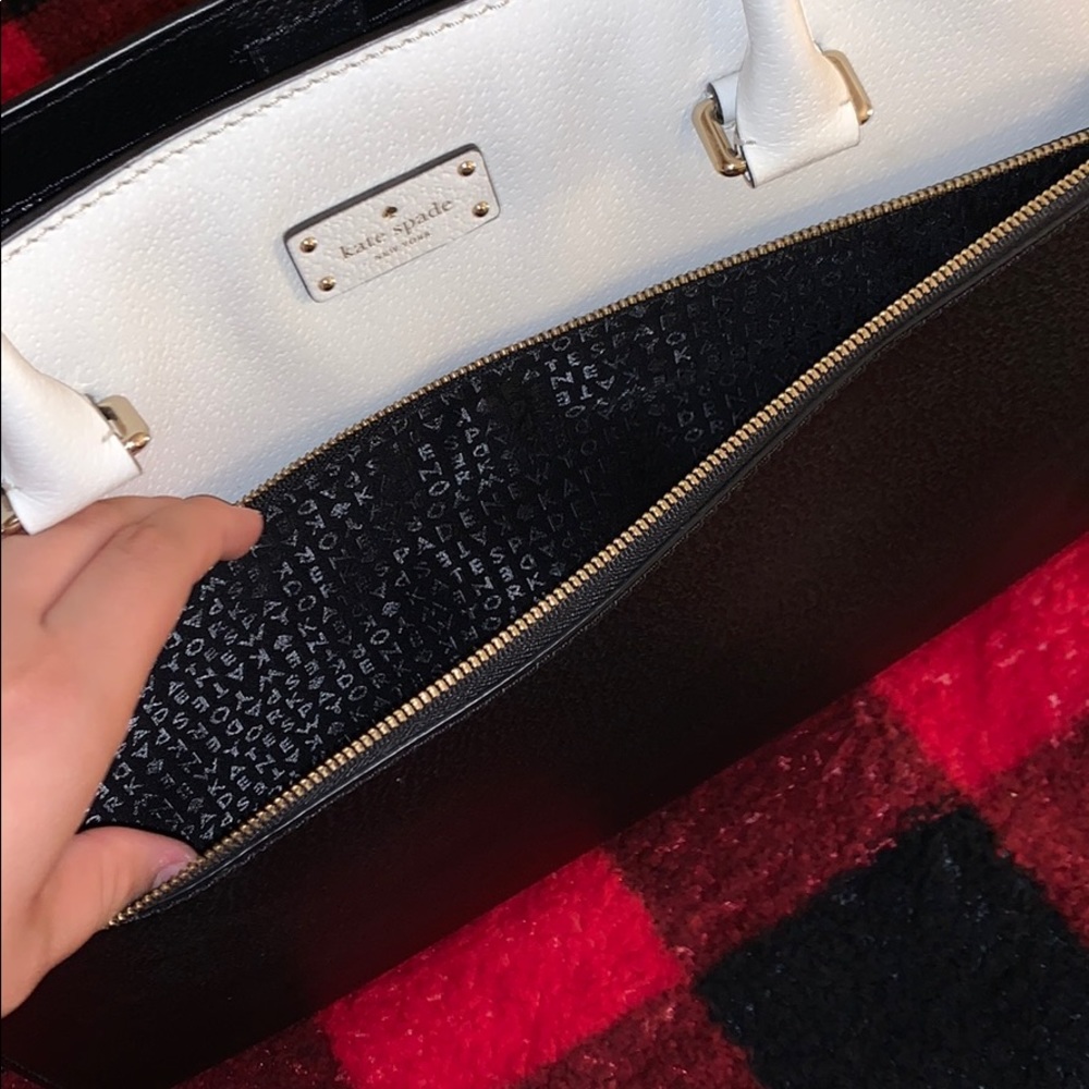 Kate Spade Large Tote - Picture 3 of 8